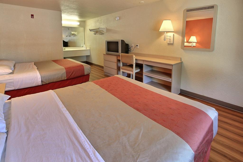 Motel 6-Newport News, Va Zewnętrze zdjęcie