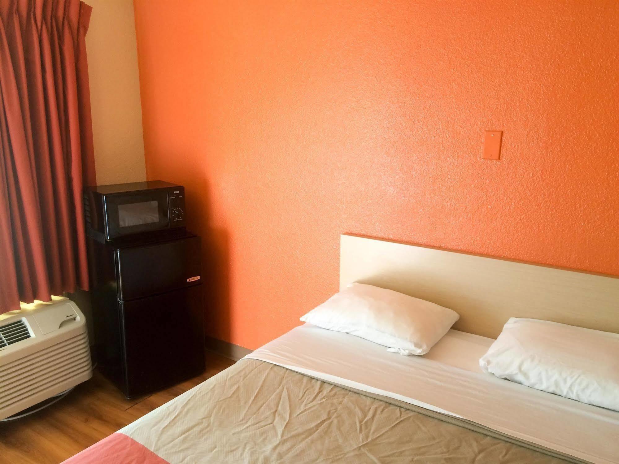 Motel 6-Newport News, Va Zewnętrze zdjęcie