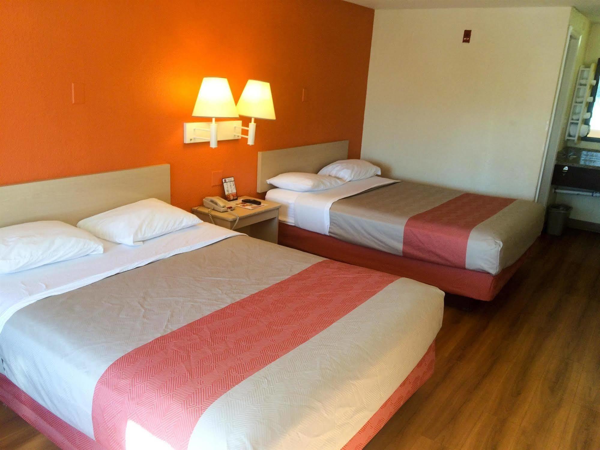 Motel 6-Newport News, Va Zewnętrze zdjęcie