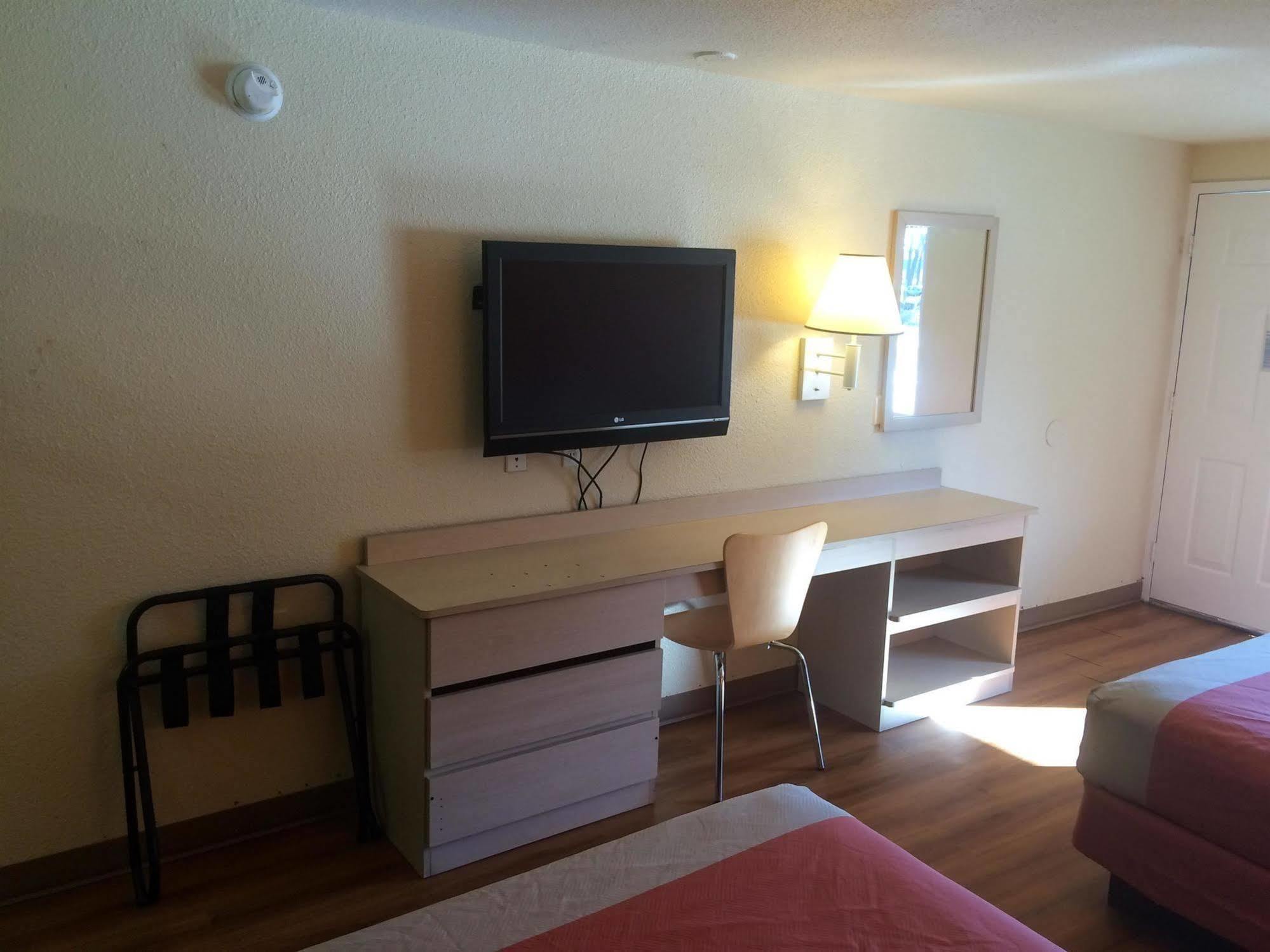 Motel 6-Newport News, Va Zewnętrze zdjęcie