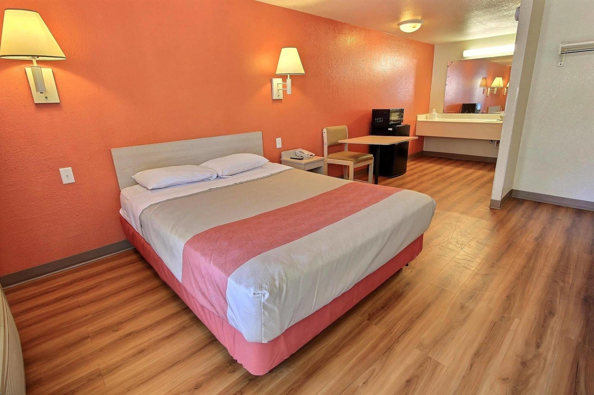 Motel 6-Newport News, Va Zewnętrze zdjęcie