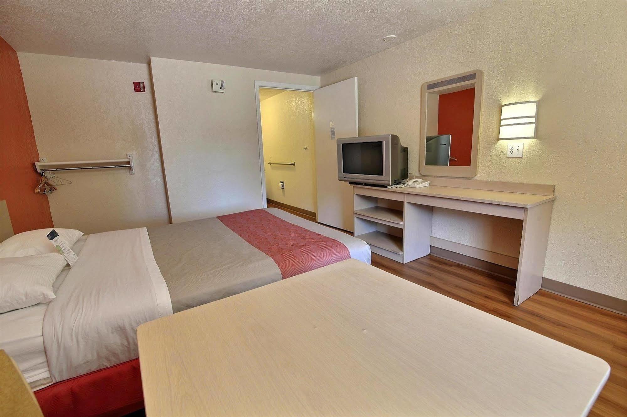 Motel 6-Newport News, Va Zewnętrze zdjęcie