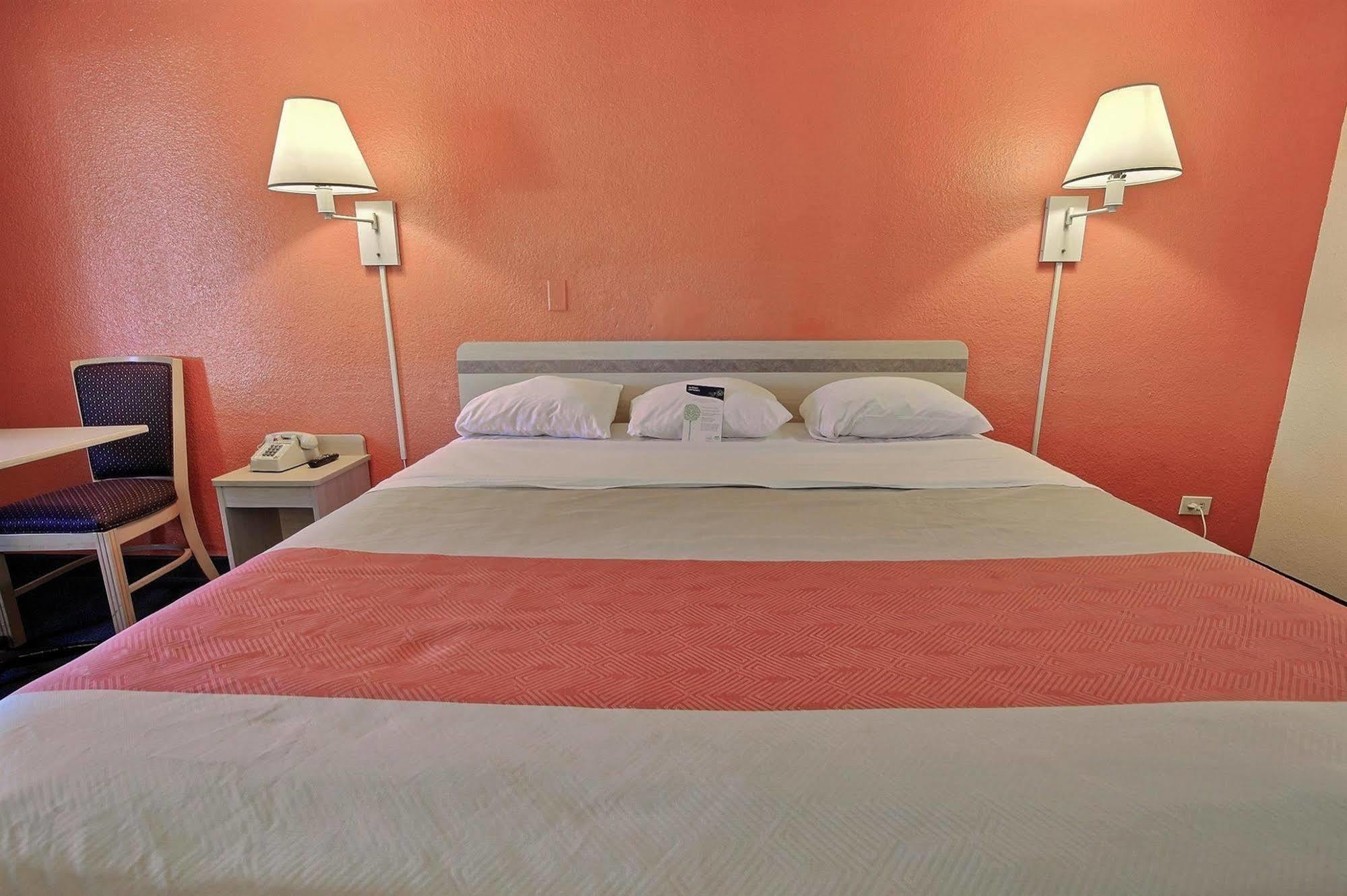 Motel 6-Newport News, Va Zewnętrze zdjęcie