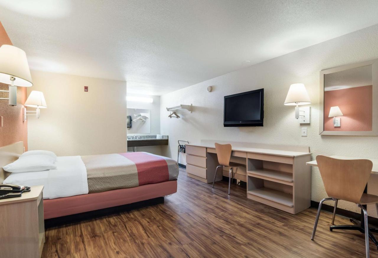 Motel 6-Newport News, Va Zewnętrze zdjęcie
