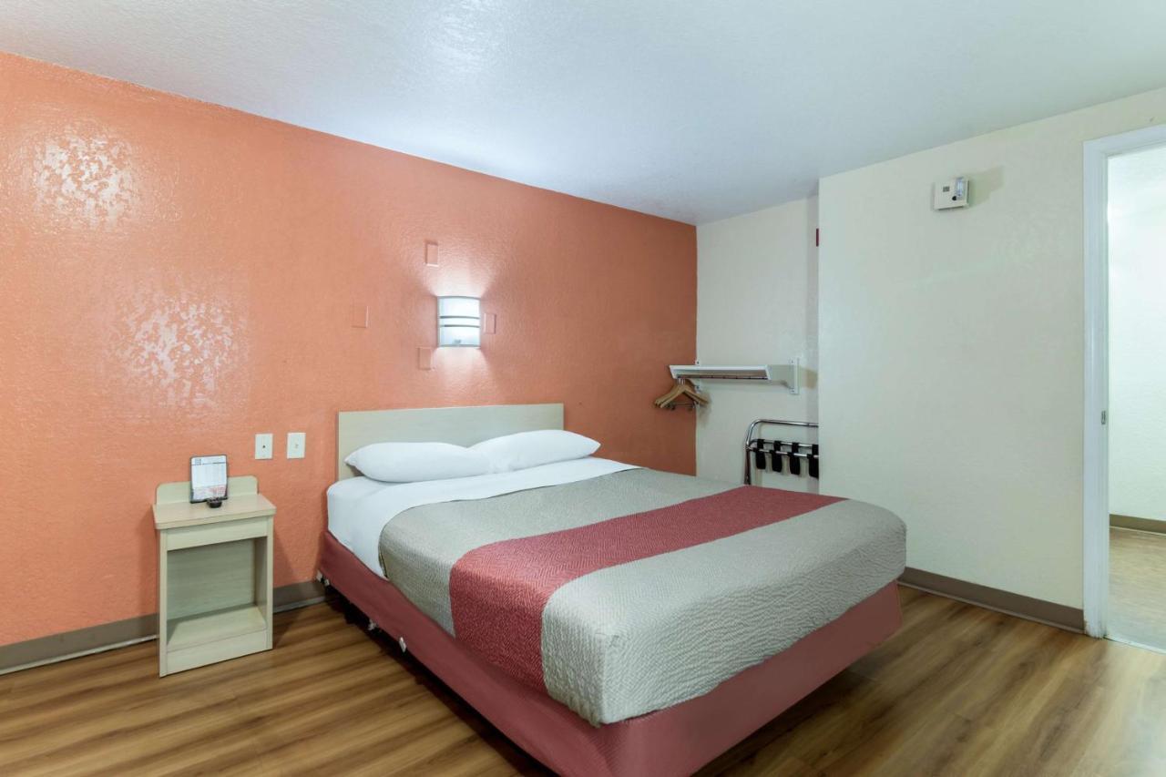 Motel 6-Newport News, Va Zewnętrze zdjęcie