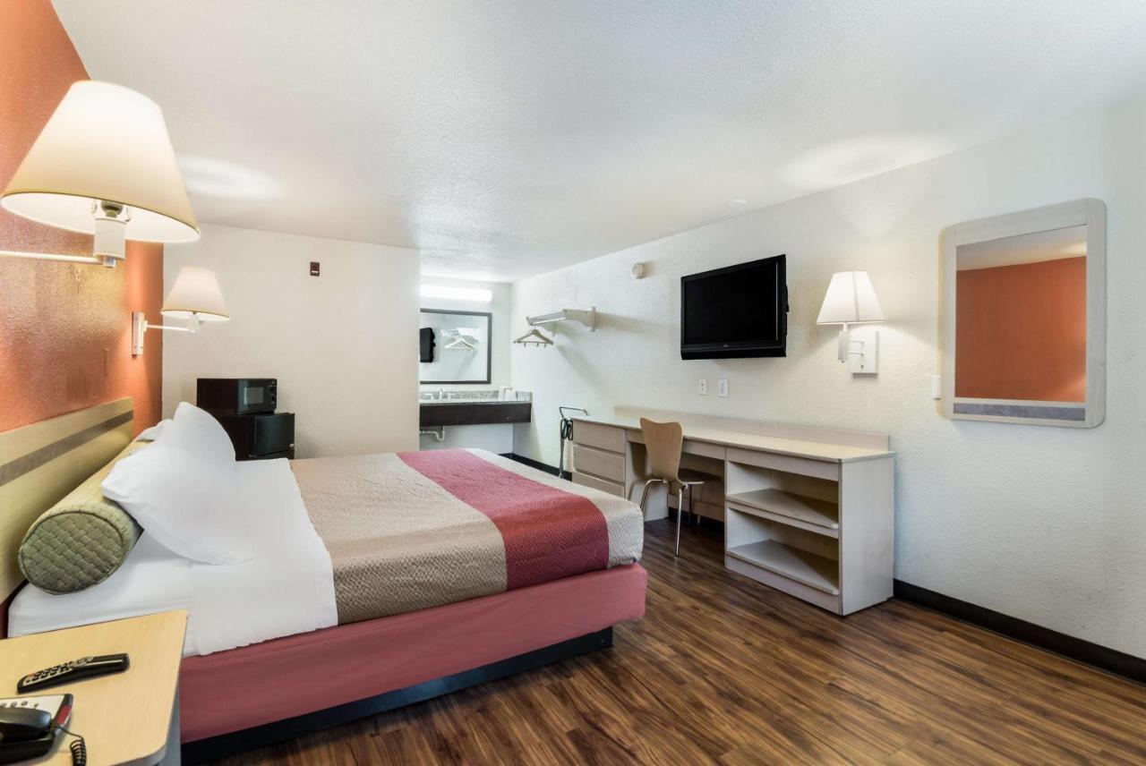 Motel 6-Newport News, Va Zewnętrze zdjęcie