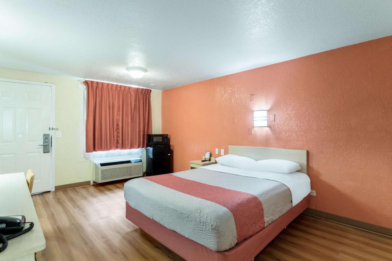 Motel 6-Newport News, Va Zewnętrze zdjęcie